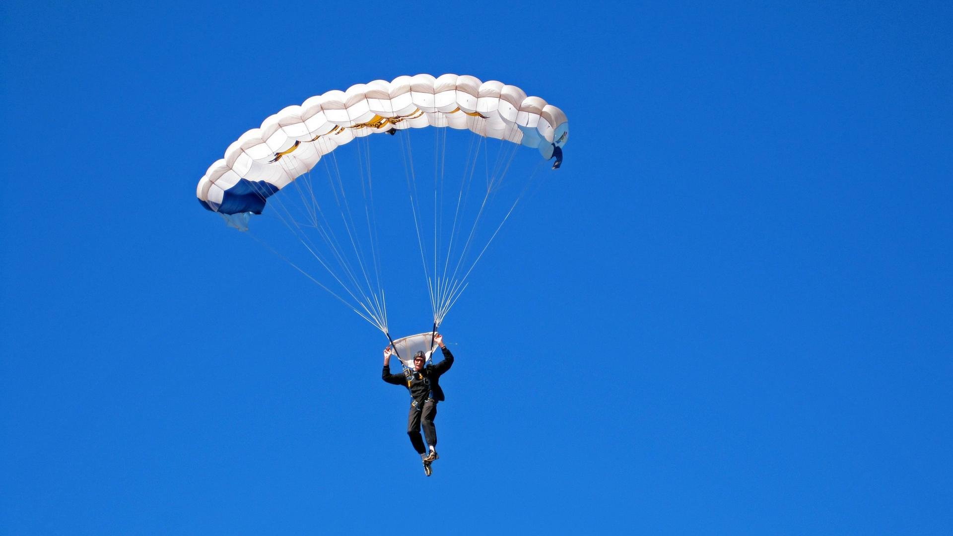 九游登录入口-观众现场体验加入沉浸式AI讲解服务，沉浸式体验演出